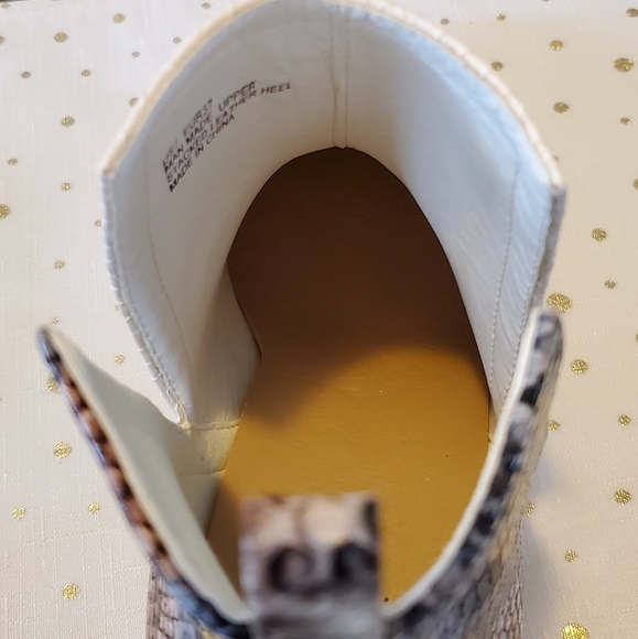 Boots - Picture 8 of 8